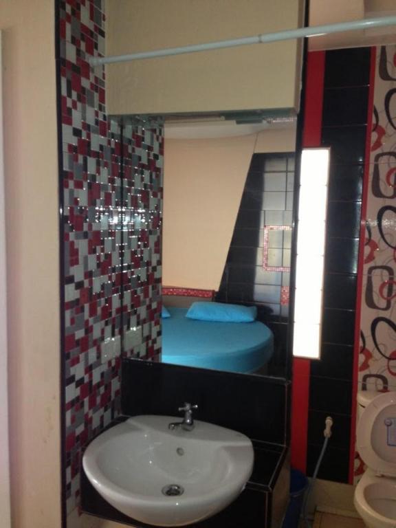 Nora Guesthouse Чумфон Стая снимка